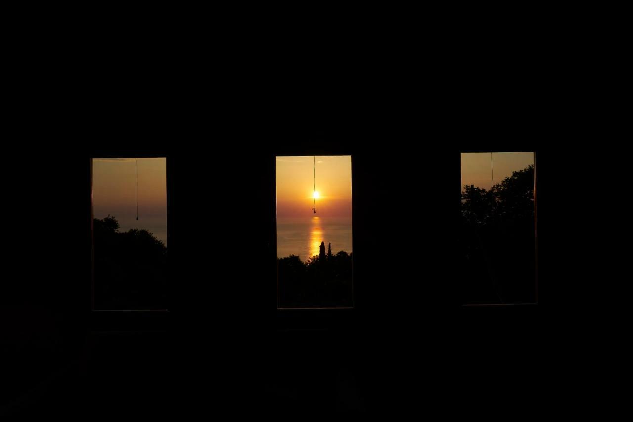 Sunrise Tsagkaradaヴィラ エクステリア 写真